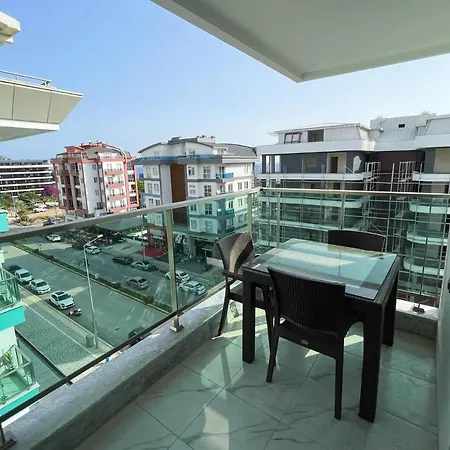 Apartment A Four-bedroom Flat Near The Sea In Konak Terrace *