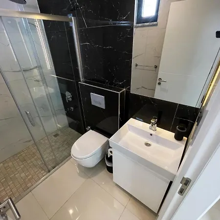 A Four-bedroom Flat Near The Sea In Konak Terrace