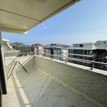 A Four-bedroom Flat Near The Sea In Konak Terrace Apartamento Alanya